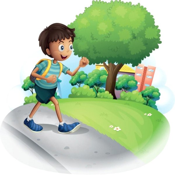 Мальчик гуляет в парке