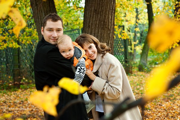 Семейная фотосессия в парке осенью