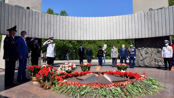Вечный огонь Тольятти парк Победы