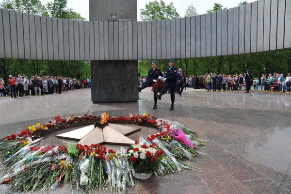 Вечный огонь Тольятти парк Победы