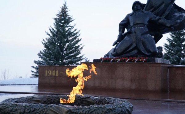 Вечный огонь Уфа парк Победы