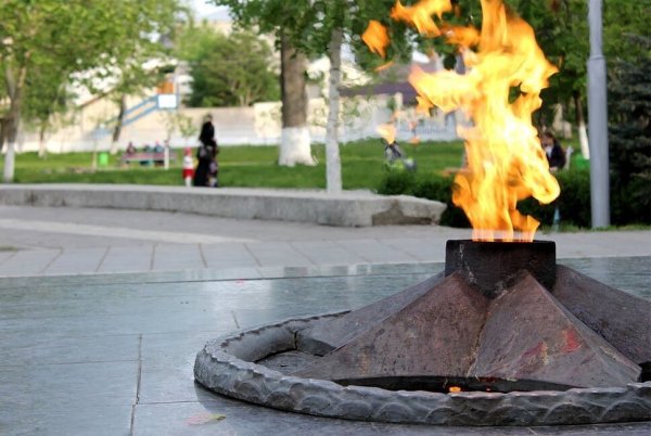 Махачкала вечный огонь парк