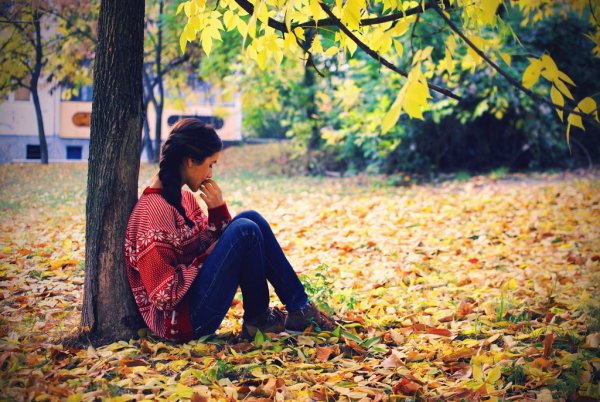 Фото на аву осень девушка