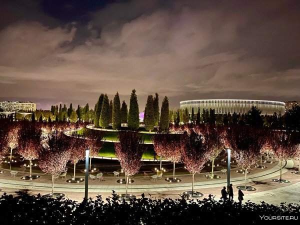 Парк Галицкого в Краснодаре ночью