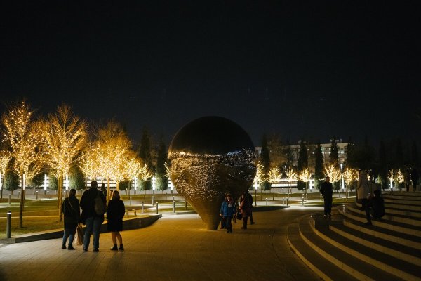 Парк Галицкого в Краснодаре ночью