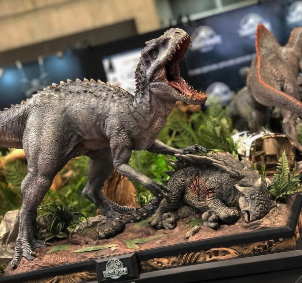 Парк Юрского периода динозавр Индоминус