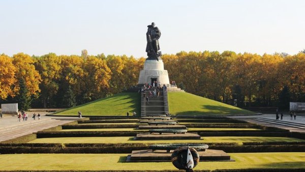 Трептов-парк мемориал в Берлине