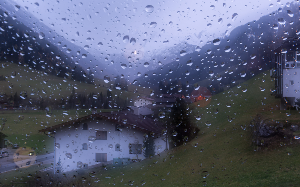 Дождь из окна