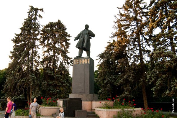 Памятник Ленину в парке Горького Ростов на Дону