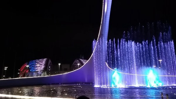 Олимпийская деревня Сочи фонтаны