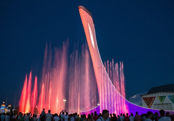 Шоу поющих фонтанов в Олимпийском парке Сочи