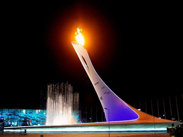 Фонтан чаша олимпийского огня Адлер
