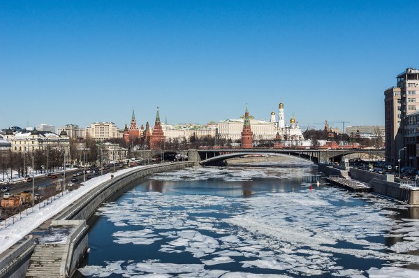 Весна в Москве