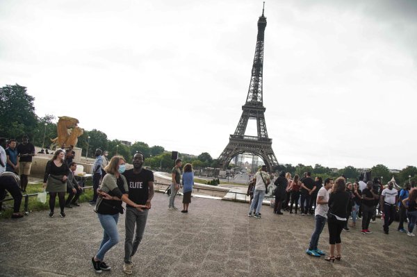 Новодруцк Париж