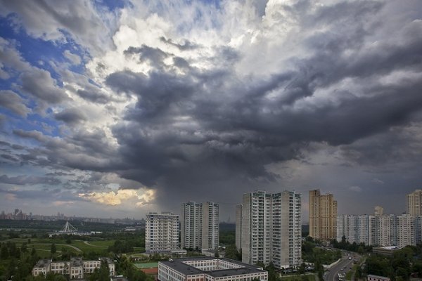 Пасмурное лето в городе