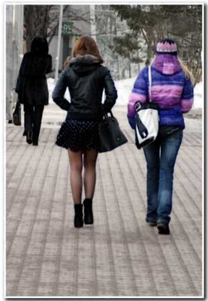 В мини юбке в Мороз