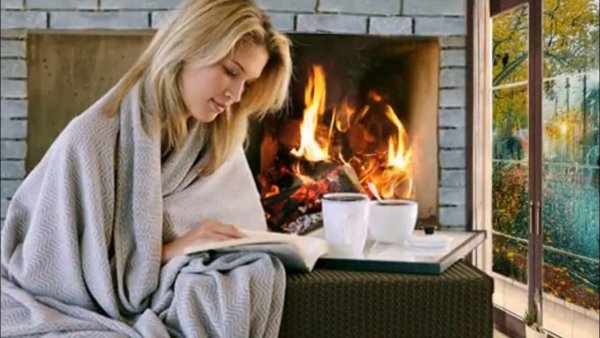 Теплый плед и камин