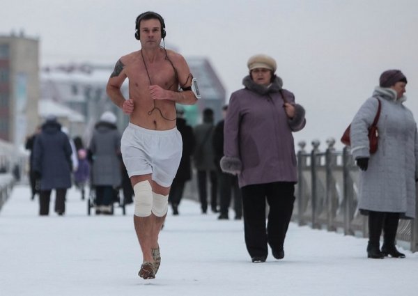 Зимой в шортах