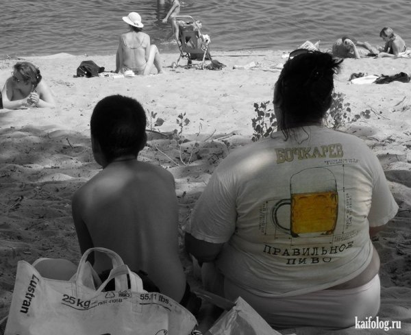 Женщины на пляже прикольные