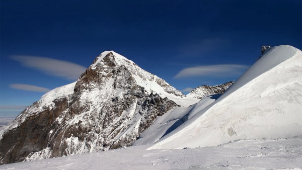 Снежник в горах