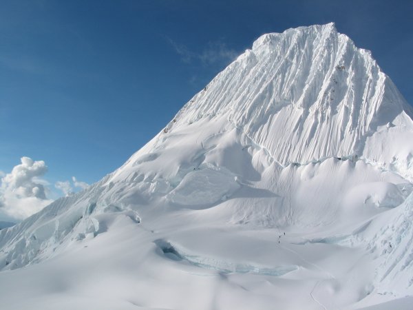 Альпамайо (Alpamayo), Перу