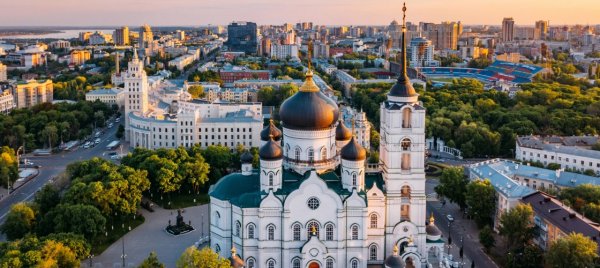 Благовещенский собор в Воронеже и башня ЮВЖД