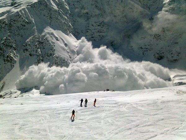 Эльбрус сход лавины