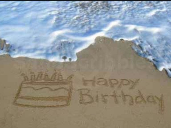 Happy Birthday на песке