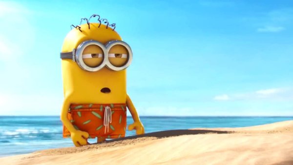 Миньоны на пляже