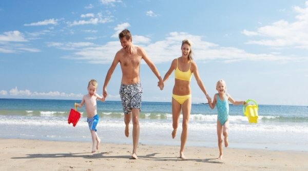 Семейный отдых на пляже