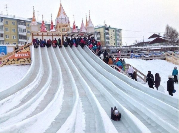 Ледяные горки в Иркутске