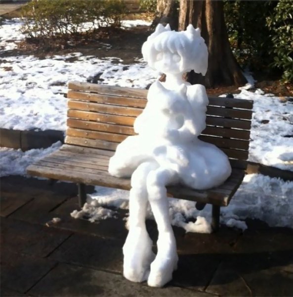 Прикольные скульптуры из снега