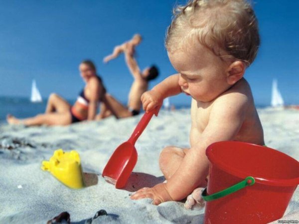 Дети на море