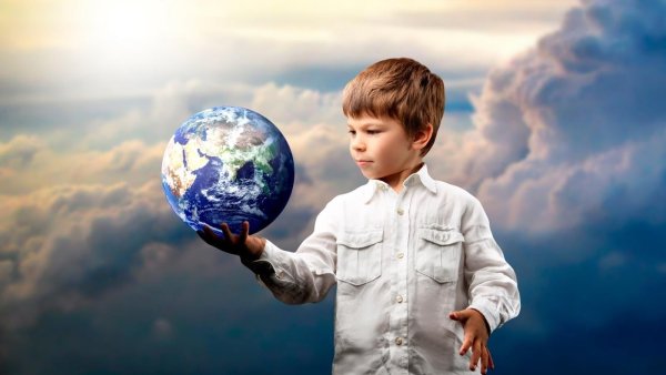 Мир в руках ребенка