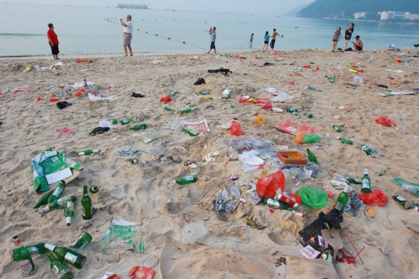 Мусор на пляже