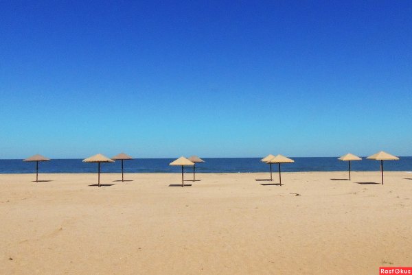 Пустой пляж