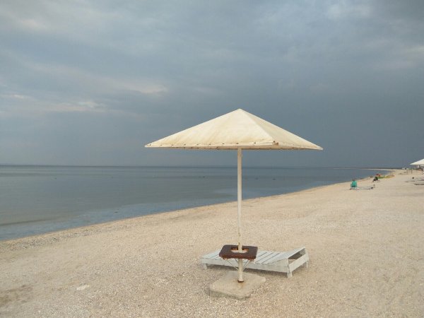 Пустой пляж