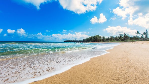 Красивый пляж