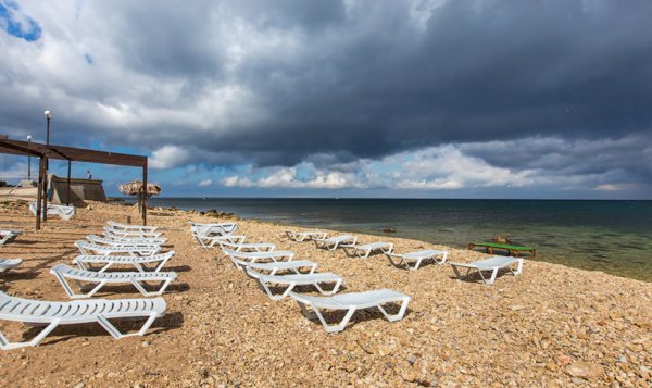 Пустой пляж