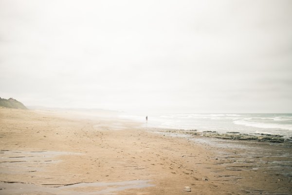 Одинокий пляж