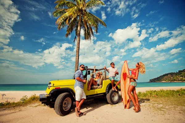 Туристы на пляже