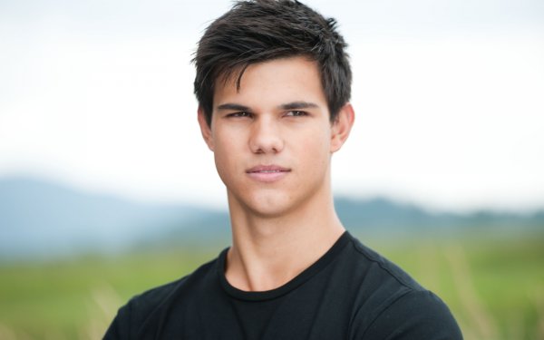 Актер Тейлор Лотнер
