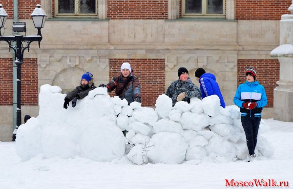 Снежная крепость