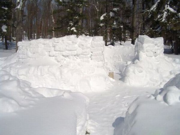 Снежные постройки крепость