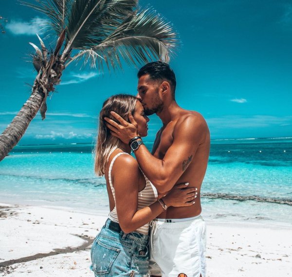 Красивые пары на пляже