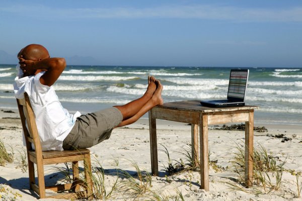 Фрилансер на берегу