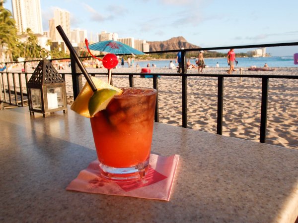 Коктейльный бар на пляже