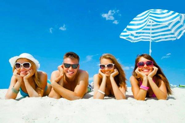 Люди на пляже