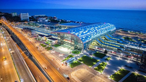 Железнодорожный вокзал Адлер