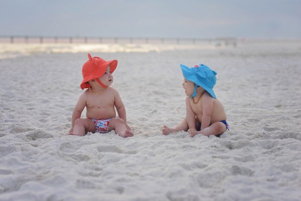 Ребятишки на пляже